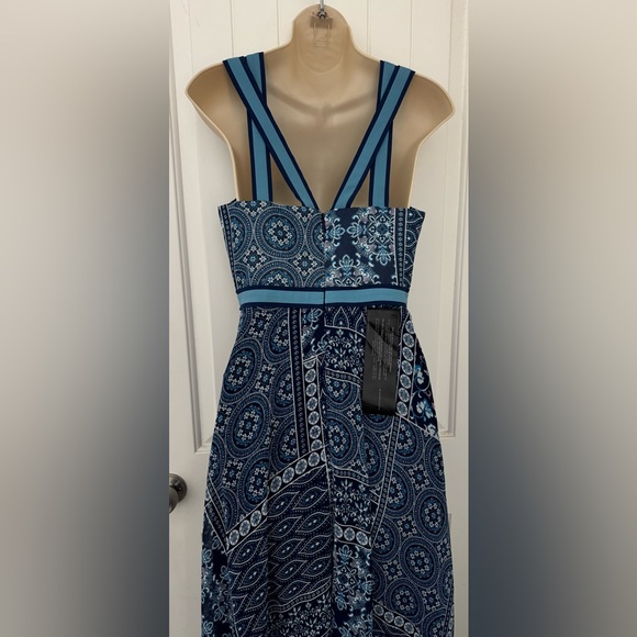 BCBGMaxAzria Paisley Dress - Picture 10 of 11